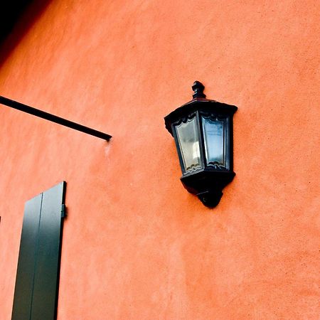 Locanda La Casetta Angera Eksteriør billede