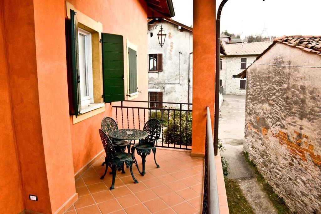 Locanda La Casetta Angera Værelse billede